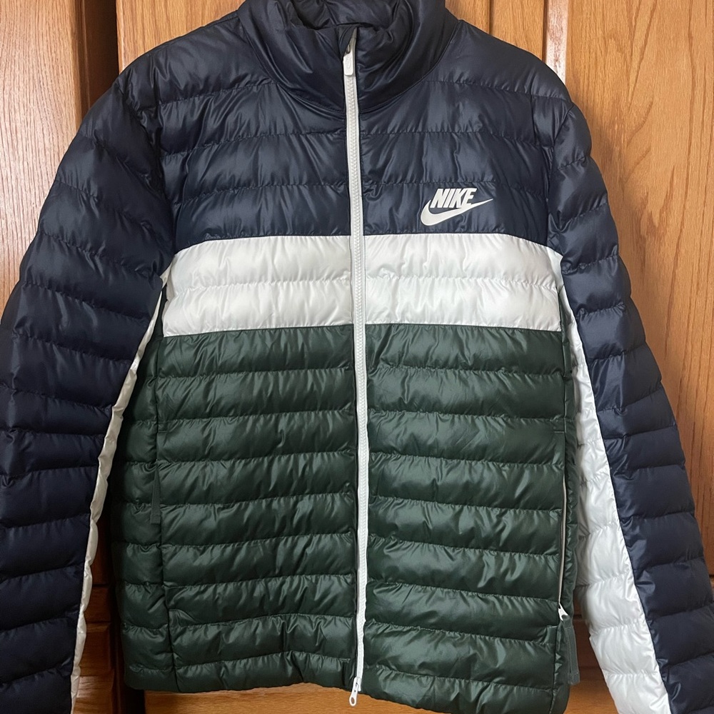 NIKE SPORTSWEAR SYNTHETIC FILL FULL ZIP PUFFER JACKET BLUE WHITE GREEN M